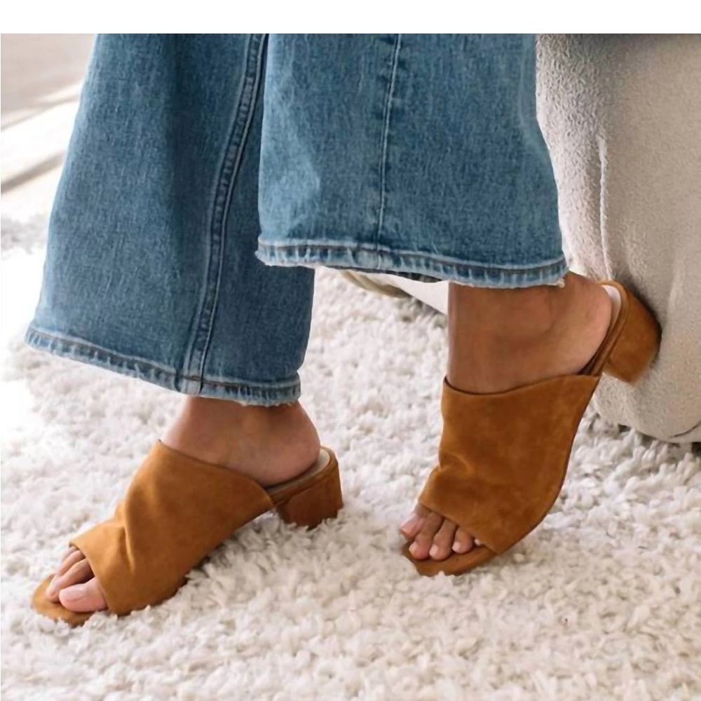 Matisse Women’s Size 6 Otis Tobacco Brown Suede Heeled Mules- Display
